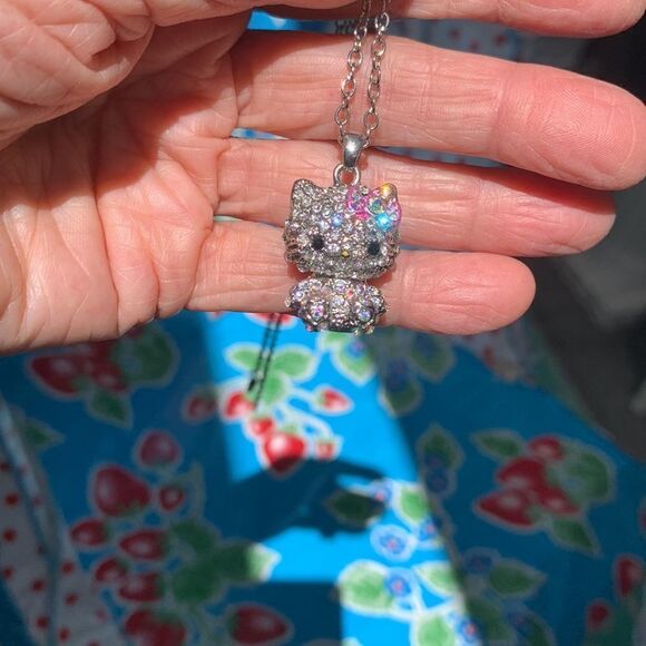Hello kitty crystal pendant necklace pink bow 18” chain pendant 1” x .75” sweet - Picture 8 of 8